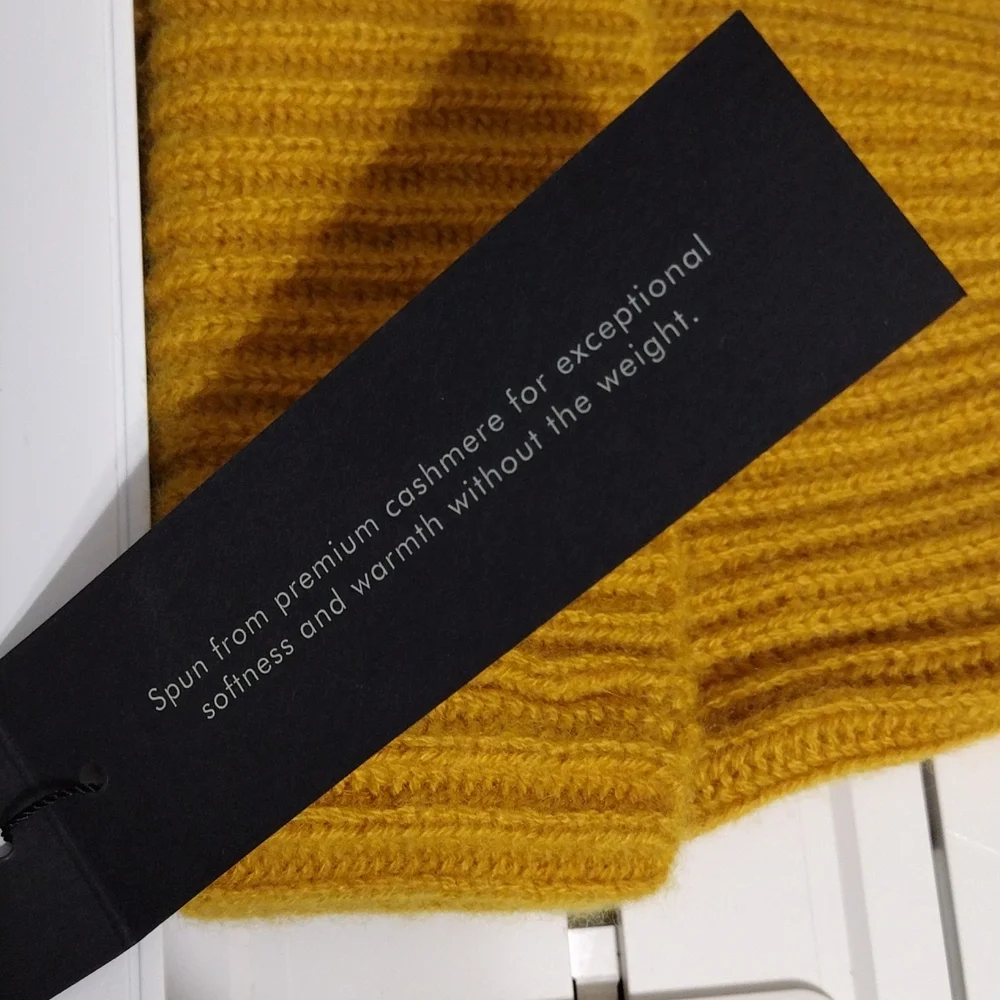 Banana Republic 100% Cashmere Beanie